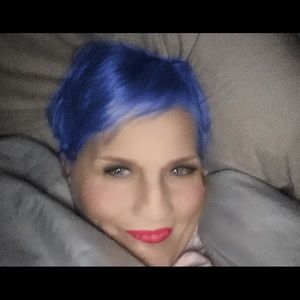 Meet your Posher, Holly